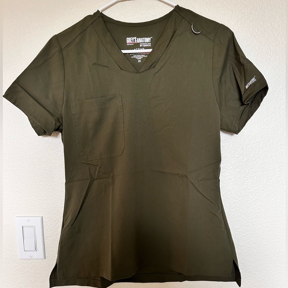 Grey’s Anatomy Scrub Set With Straight Leg Scrub Pants